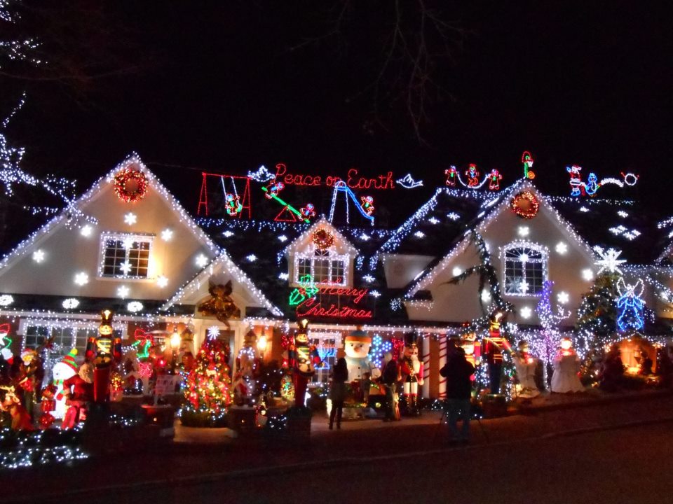 Christmas In Jamaica Estates Holiday Light Map